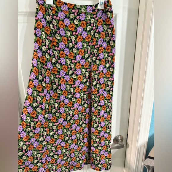 Philosophy Floral Skirt - Picture 6 of 7